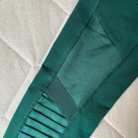 Alo Yoga Moro Leggings - Picture 3 of 5